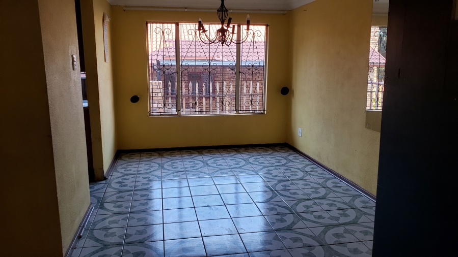 3 Bedroom Property for Sale in Geelhoutpark North West